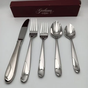 Gorham Aspen Frosted 5Piece Place Set Stainless 10/8 Flatware Korea NOS Gift Box - Picture 1 of 3
