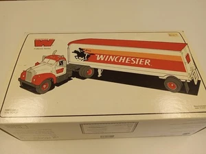 Winchester First Gear 1/34 Scale 1996 Collector Series Rare Hard To Find 10-1858 - Picture 1 of 9