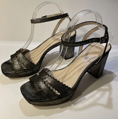 Tacones de cuero Pella Moda Ansel en gamuza peltre y brillo talla 10M correa para el tobillo Foto 1 de 4