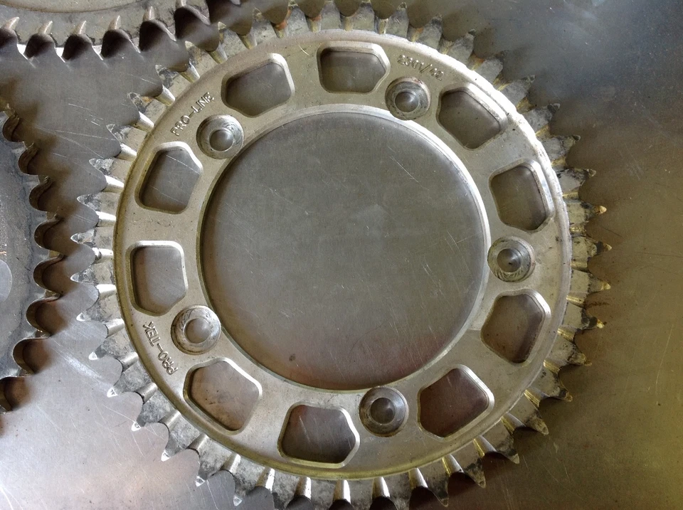 PROTEK Silver Suzuki Gsxr 600 750  REAR SPROCKET 2000 00 01 02 2301 42 tooth 530 - Image 1 of 1