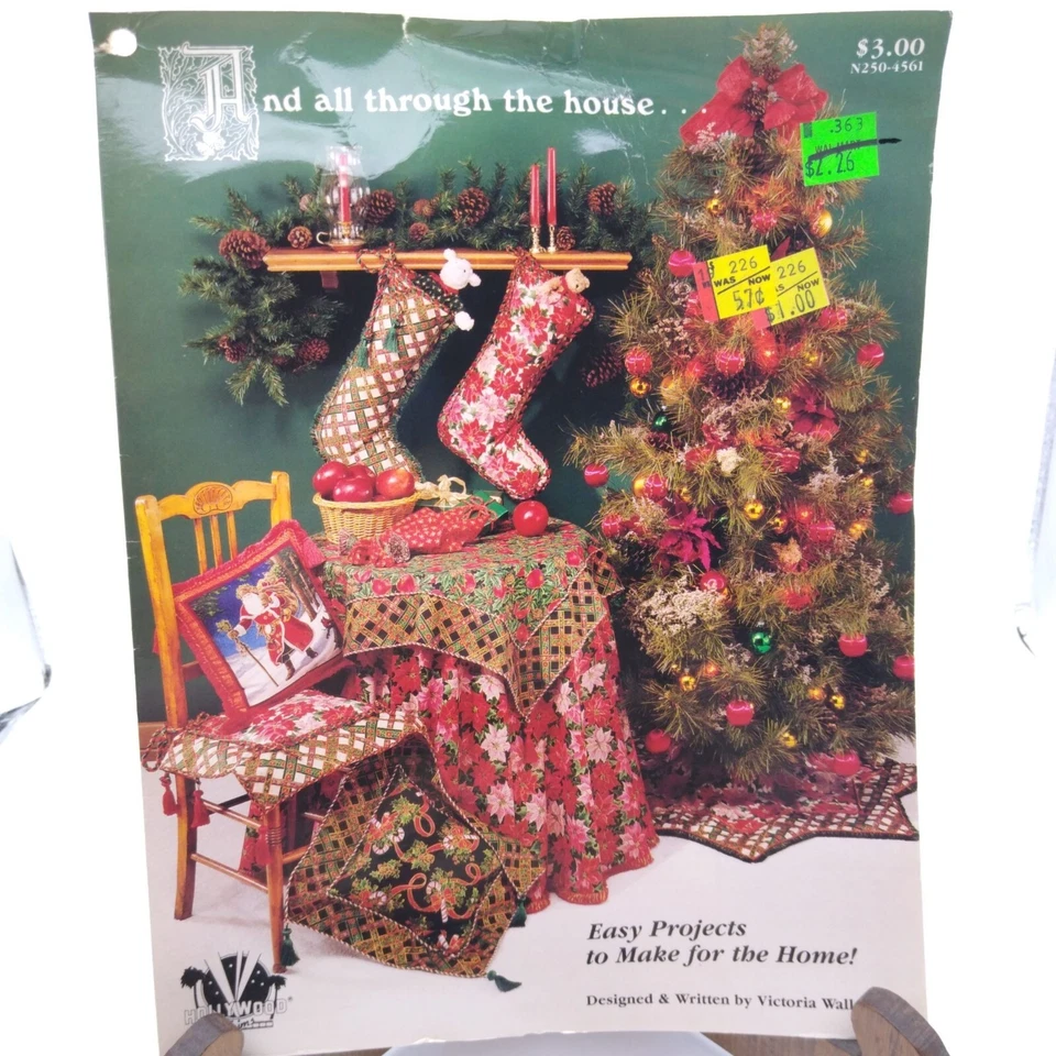 Vintage Craft Patterns, And All Through the House, Christmas Holiday Designs Foto 1 de 1