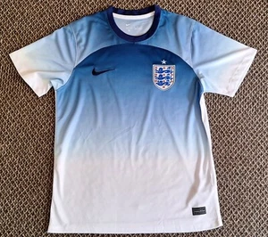 NEW * NIKE DRI-FIT * ENGLAND FOOTBALL SHIRT / TRAINING JERSEY (HOME 2022/23) Med - Picture 1 of 7