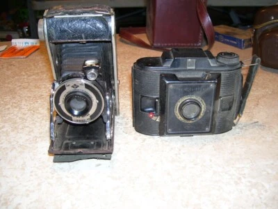 Pair Vintage Agfa Cameras PB-20 Folding & PD 16 Clipper - Image 1 of 4