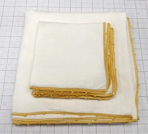 VINTAGE: Tablecloth & 4 Napkins - white linen(?) - gold embroidered edging - Picture 1 of 2