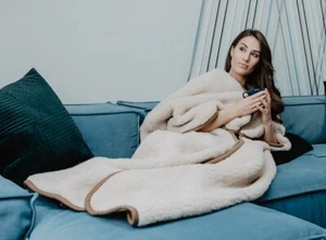 100% Wool Blanket with Zipper and sleeves Woolen throw Merino - Picture 1 of 8