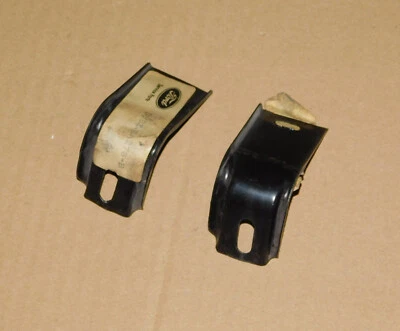Soportes de rejilla de radiador Ford Fairmont/Mercury Zephyr 1978-83 - par nuevo en stock Foto 1 de 3