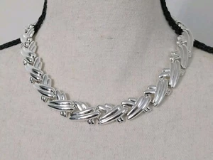  Vintage 1950s Fashion UnSigned silver Tone Metal chain Necklace choker 16" - Picture 1 of 3