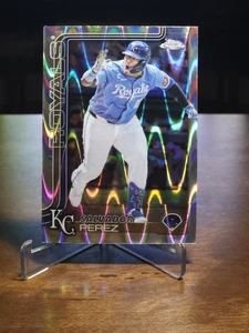 2025 Topps Chrome - Salvador Perez #114 RayWave Refractor Royals - Picture 1 of 2