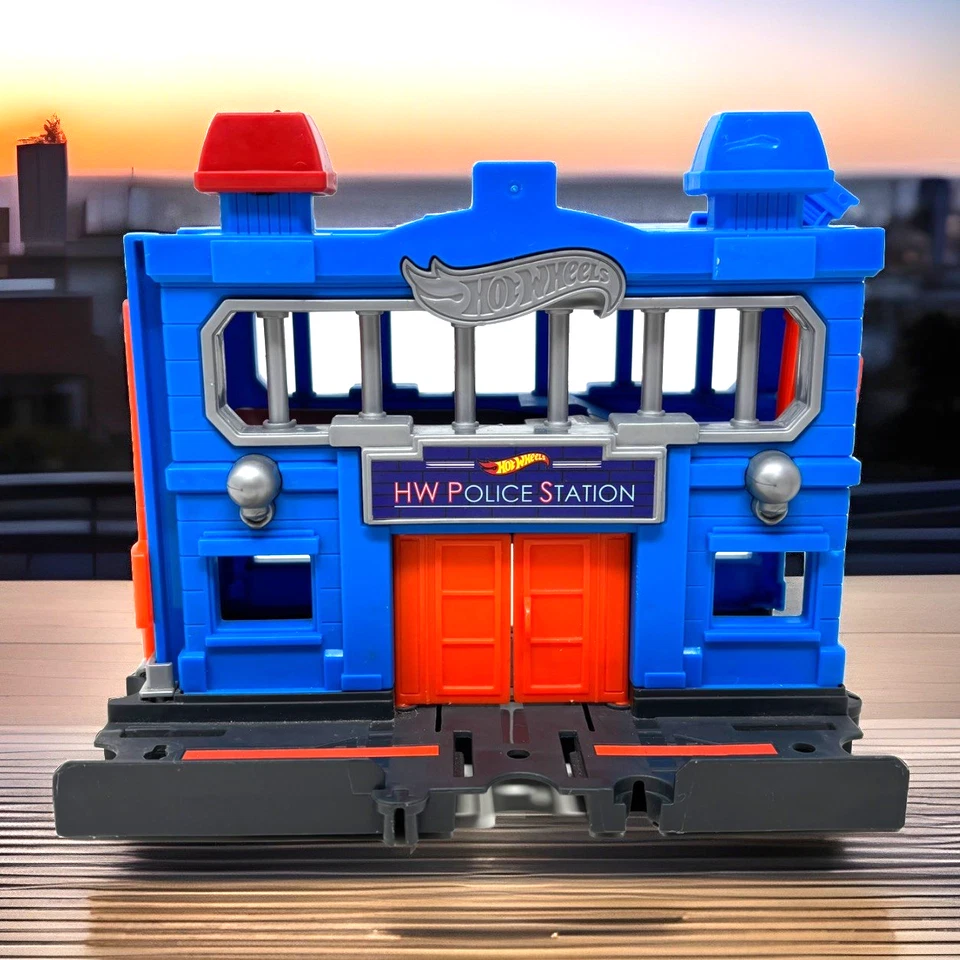 Juego Mattel Hot Wheels City Downtown Police Breakout Station 2017 Foto 1 de 4