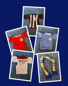 Fußball Set passend für jede Wein- oder Bierflasche. Manchester.  Leeds. Newcastle - Bild 1 von 10