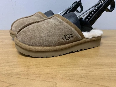 Zapatillas UGG Juveniles Talla 10 Piel de Oveja Castaño Gamuza Forradas de Piel Sin Cordones 1126362 Foto 1 de 4