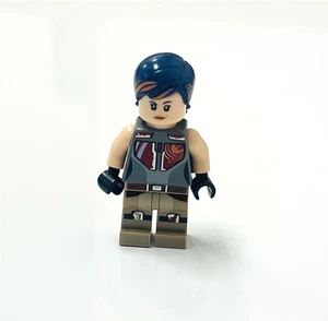 Lego Sabine Wren Mini Figure SW0616 Dark Blue Hair with Orange Highlights - Picture 1 of 2