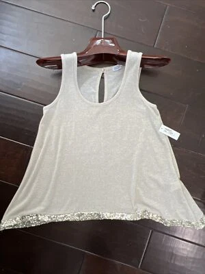 Camiseta sin mangas Charlie encantadora nueva con etiquetas talla mediana dorada/beige con dobladillo con lentejuelas Foto 1 de 4