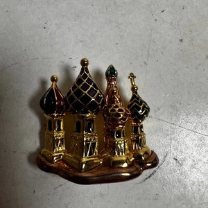 Vintage Joan Rivers Cathedral Church Gold Tone Religious Enamel Brooch Pin - Picture 1 of 6