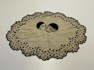 Vintage Linen Doily, Black & White Embroidery, Scalloped Edge, Couple Kissing - Picture 1 of 4