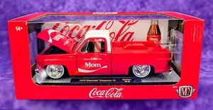 M2 Coca-Cola Mom 1973 Chevrolet Cheyenne 10 Squarebody 1/24 Scale WMTSO1 24-38 - Bild 1 von 6