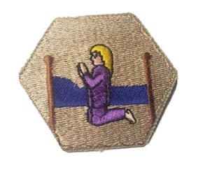 Religious Vintage Embroidered Patch Sew-On Badge Praying Girl  - Picture 1 of 2