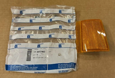 GM Front Side Marker #5977463- Driver Side- GMC C1500/C2500/C3500 - Image 1 of 4