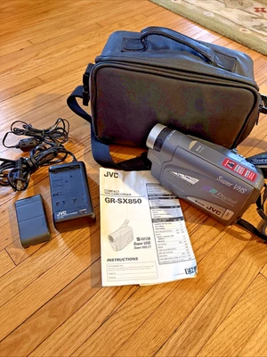 JVC GR-SX850 S-VHS-C Camcorder - Powers On w/ Charger, Battery, Bag & Manual - Image 1 of 4