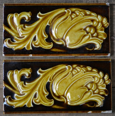 ENGLAND - 2 ANTIQUE ART NOUVEAU MAJOLICA BORDER TILES C1900 Cover