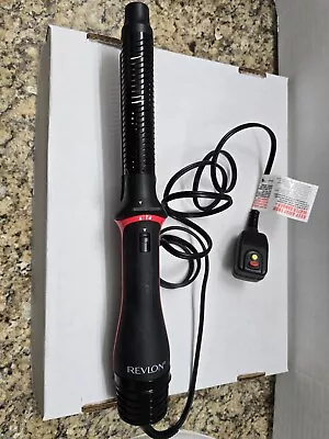 Revlon One-Step Blowout Styler Dry Easy to Use Tested and Works - Image 1 of 4