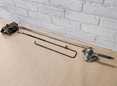 Conjunto de varilla de bloqueo de manija de pestillo de puerta derecha Jeep 1980-91 J10 J20 Cherokee Wagoneer Foto 1 de 4