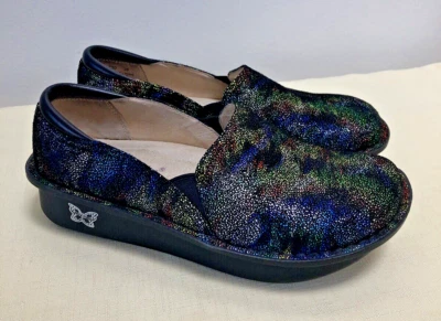 Zapato zueco Alegria DEB-730 Debra impresión primaria multicolor para mujer 36 EE. UU. 6/6,5 Foto 1 de 4