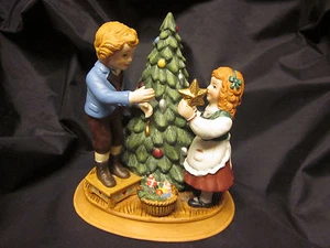 EXKLUSIVE AVON CHRISTMAS MEMORIES FIGUR '82 2ND EDITION KEEP TRADITIONS 6" - Bild 1 von 8