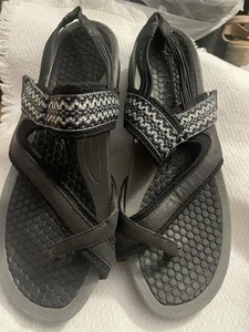 Baretraps Angey Sandalen schwarz & grau verstellbare Riemen elastischer Rücken Damen 9 - Bild 1 von 4