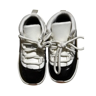Nike Air Jordan 11 Retro Cuna Botín Negro Blanco Tenis Zapatos 8C Napolitano Foto 1 de 4