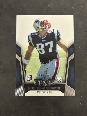 2010 Topps Unrivaled Rob Gronkowski #112 Rookie RC 584/999 - Image 1 of 2