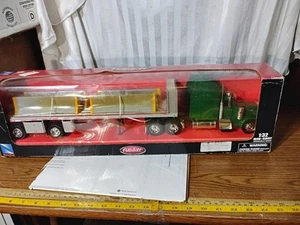 NEW-RAY Peterbilt Barrier 1:32 Scale Truck Semi Long Hauler Bright Red 19" New - Picture 1 of 6
