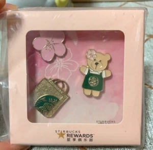 China Starbucks 2019 café flor de cerezo y oso juego de 3 pines C - Imagen 1 de 2