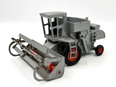 1/32 Allis Chalmers Gleaner G Combine - Image 1 of 2