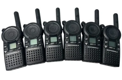 Motorola CLS1110 UHF Radios Walkie Talkies - Image 1 of 4