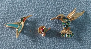 Lot of 3 Vintage Hummingbird Pins- 1 is Wm Spear Signed jewelry Enamel Cloisonne - Picture 1 of 8