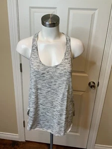 Canotta Lululemon grigia a righe con orlo a capesante, taglia 6 - Foto 1 di 5