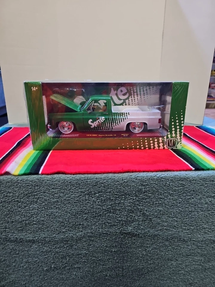 Máquinas M2 Coca-Cola 1976 GMC Sierra Grande 15 Sprite 1/24 Foto 1 de 4