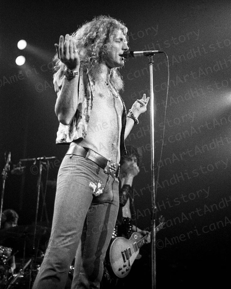 Led Zeppelin Singer Robert Plant Sings Stairway To Heaven Photo Print Poster - Image 1 of 1