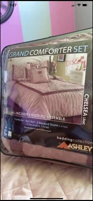 Ashley Furniture Bedding Set, Twin - Image 1 of 4