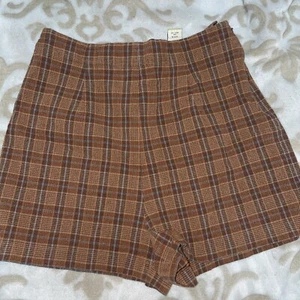 Limited America Girls size 10 shorts No pockets pleaded - Picture 1 of 13