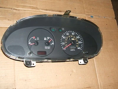 Hyundai Elantra 1996 velocímetro/cuadro de instrumentos Foto 1 de 2