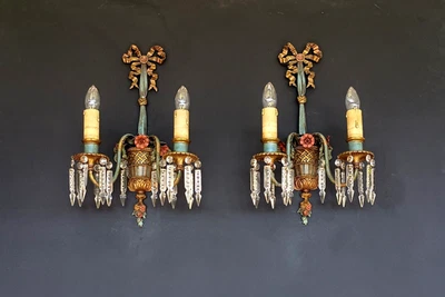 Par de apliques grandes de bronce dorado y cristal policromado Sterling Bronze Co. con tonos Foto 1 de 4