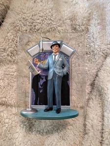 Heirloom Collection Frank Sinatra Musical Christmas Ornament. - Picture 1 of 3