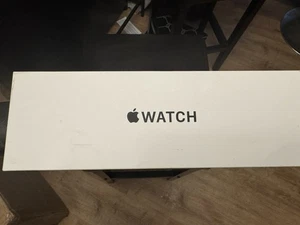 New GPS Only Apple Watch SE 2nd Gen 40MM Starlight Aluminum Starlight Sport Band - Photo 1 sur 3