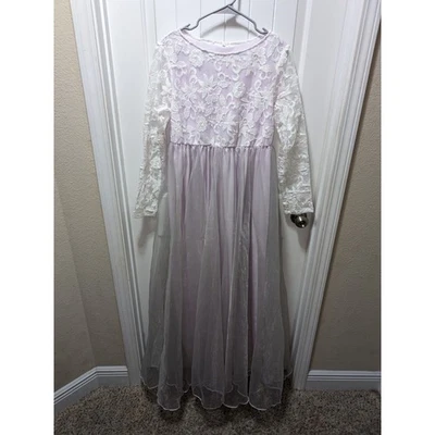 Vestido longo de renda branco e rosa tamanho grande. Vestido de manga comprida. - Imagem 1 de 4