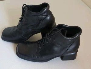 Vintage Y2K Thom McAn schwarze Leder-Stiefeletten mit eckiger Zehenpartie und klobigem Absatz Größe 7,5 - Bild 1 von 13