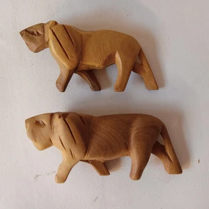 Lot 2 Vtg Hand Carved Wooden Wood Lion Figure Figurine African Safari Made Kenya - Picture 1 of 18