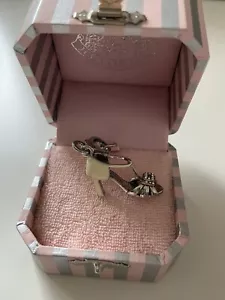 Neu mit Etikett Juicy Couture Peep Toe Schuh Charm YJRU2483 - Bild 1 von 8
