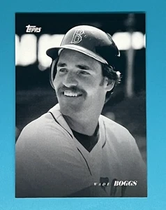 2022 Topps Black and White #32 Wade Boggs Red Sox - Picture 1 of 2